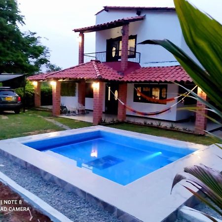 Casa Campo Emaus Caucasia Buitenkant foto