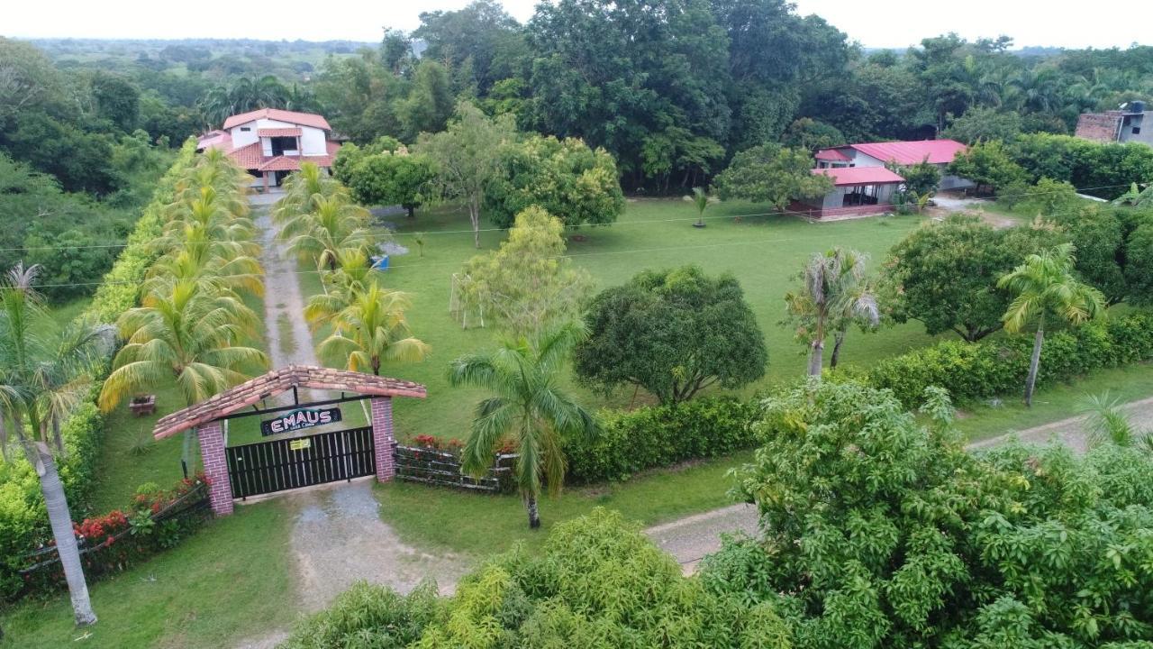 Casa Campo Emaus Caucasia Buitenkant foto