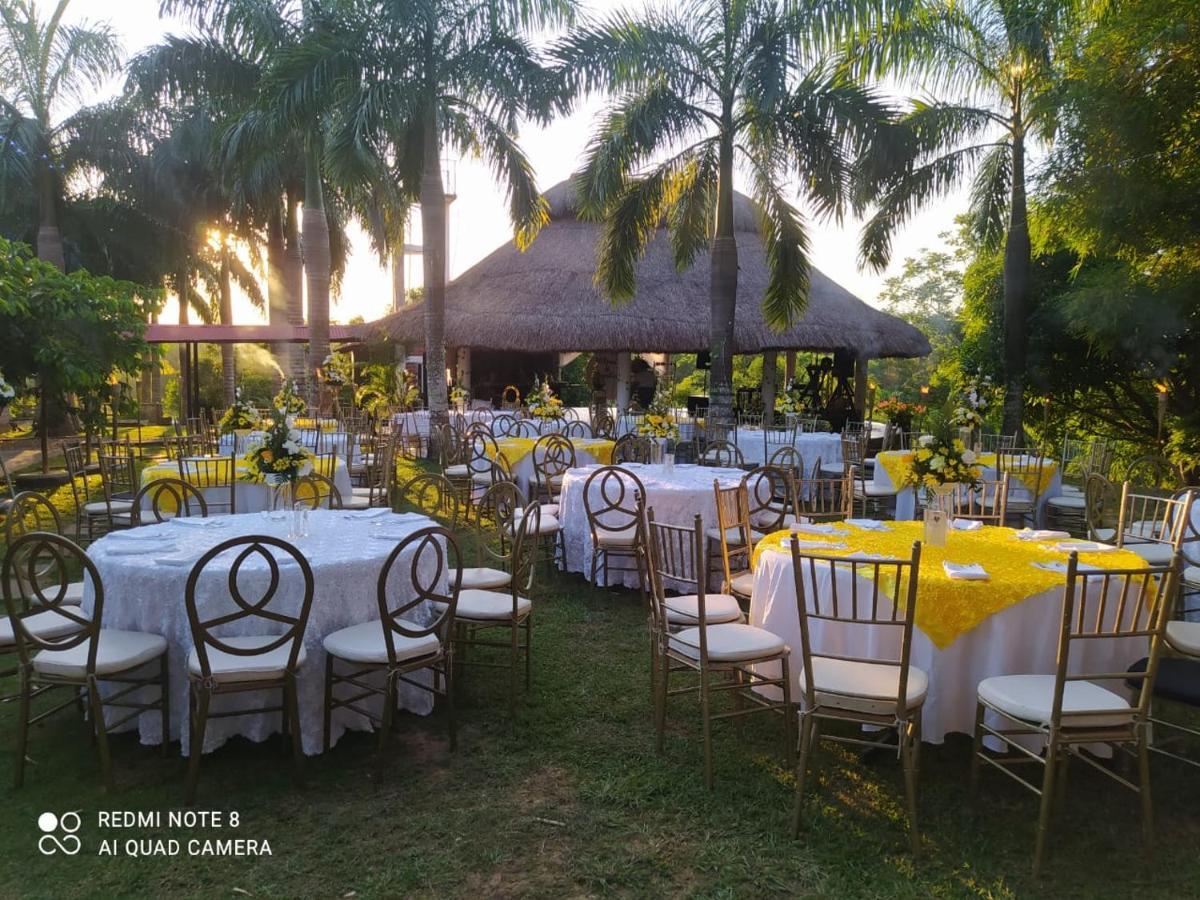 Casa Campo Emaus Caucasia Buitenkant foto