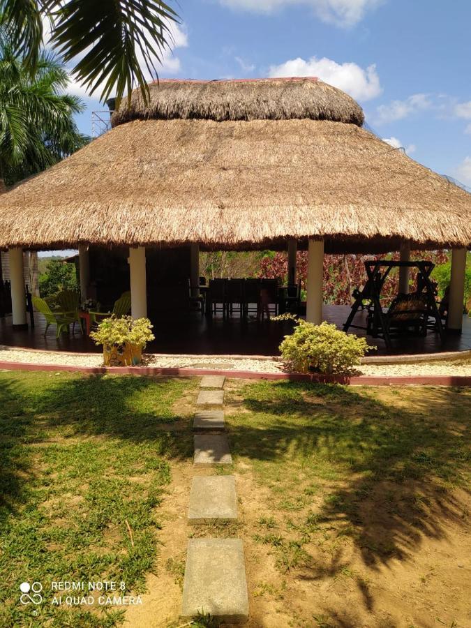 Casa Campo Emaus Caucasia Buitenkant foto