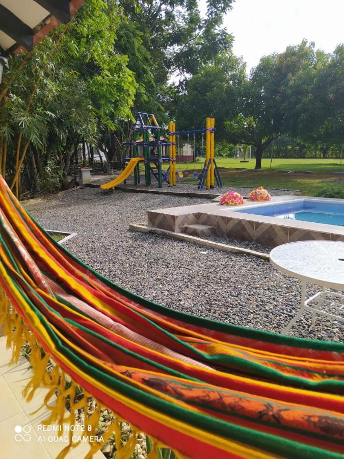 Casa Campo Emaus Caucasia Buitenkant foto